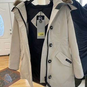 BRAND NEW Women’s Canada Goose Rossclair Parka